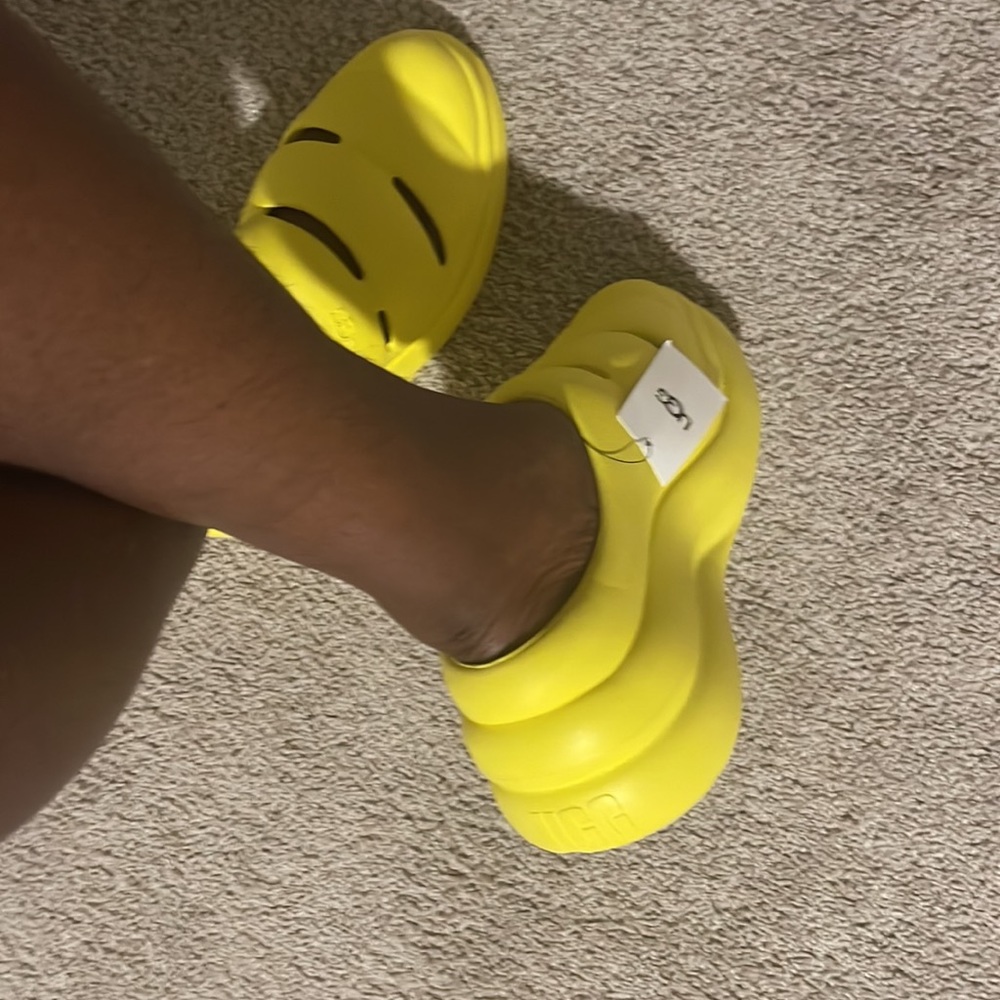UGGS RUBBER SHOE #Cute 😘 - Picture 2 of 7